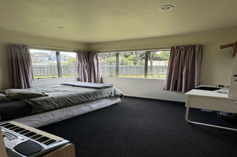 Photo of property in 2/2 Hatherlow Street, Glenfield, Auckland, 0629