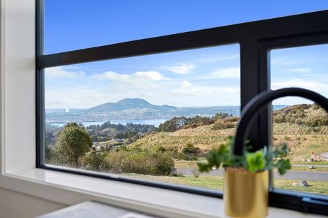 Photo of property in 150 Highland Drive, Acacia Bay, Taupo, 3385