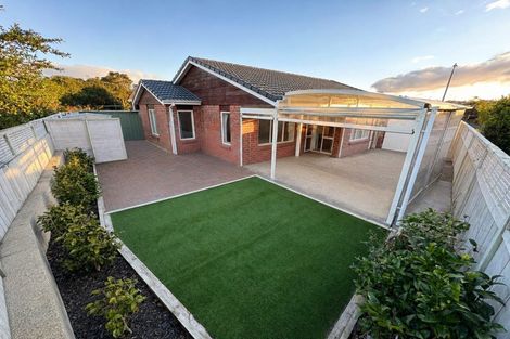 Photo of property in 11 The Grove, Red Beach, 0932
