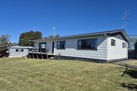 Photo of property in 18 Leeton Drive, Waipukurau, 4200