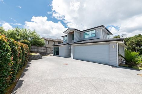 Photo of property in 96 San Valentino Drive, Henderson, Auckland, 0612
