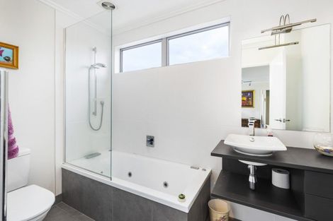 Photo of property in 34 Lake Crescent, Hamilton Lake, Hamilton, 3204