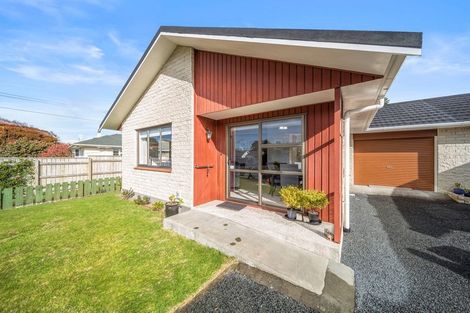 Photo of property in 98b Govett Avenue, Frankleigh Park, New Plymouth, 4310