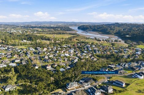 Photo of property in 5 Lucas Creek Way, Albany, Auckland, 0632