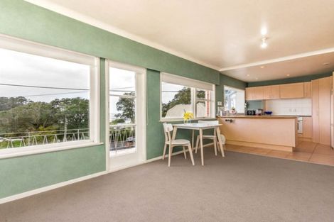 Photo of property in 15 Harrybrook Road, Green Bay, Auckland, 0604