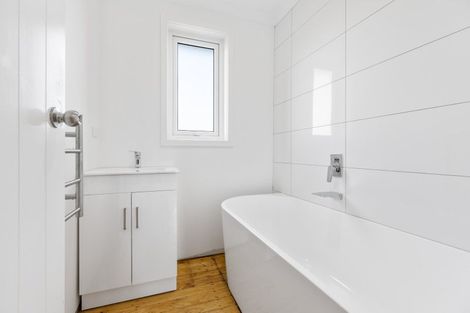 Photo of property in 57c Anglers Avenue, Warea, New Plymouth, 4381