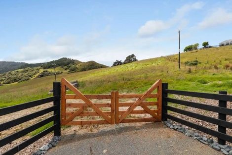 Photo of property in 3060 Kaipara Coast Highway, Glorit, 0984