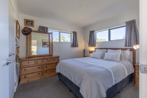 Photo of property in 2080 Elsthorpe Road, Elsthorpe, Havelock North, 4295