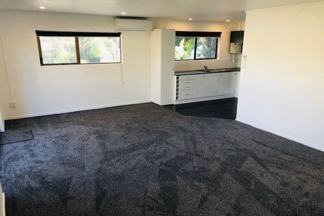 Photo of property in 1/43 Seaton Road, Murrays Bay, Auckland, 0630