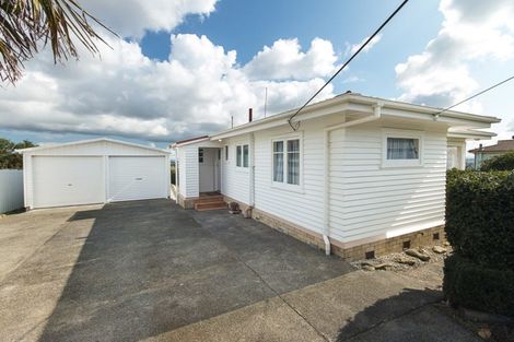 Photo of property in 64 Blake Road, Pukekohe, 2120