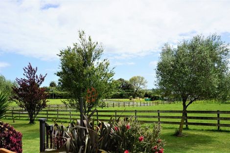 Photo of property in 207 Takapu Road, Manakau, Levin, 5573