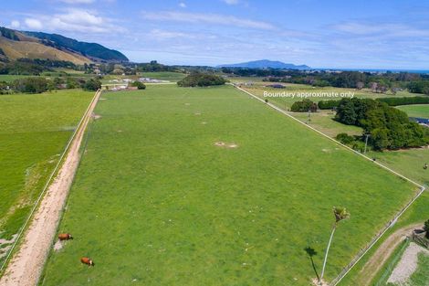 Photo of property in 81 Hautere Cross Road, Te Horo, Otaki, 5582