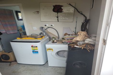 Photo of property in 19 Titchener Street, New Lynn, Auckland, 0600