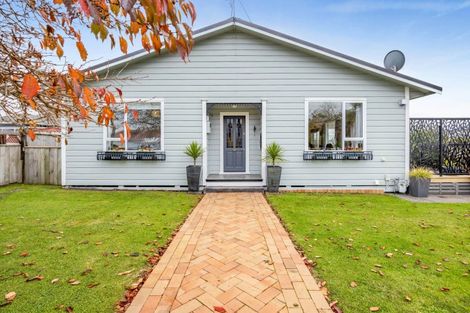 Photo of property in 30 Kahikatea Street, Inglewood, 4330