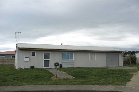 Photo of property in 10 Matakane Street, Waitarere Beach, Levin, 5510