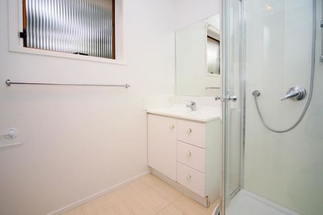 Photo of property in 51 Neal Avenue, Glenfield, Auckland, 0629