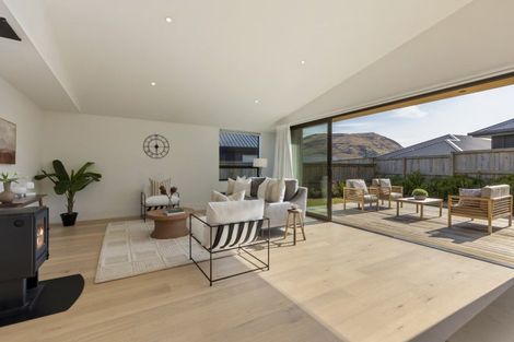 Photo of property in 22 Corriedale Road, Jacks Point, 9371