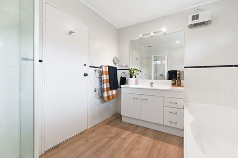 Photo of property in 17 Salmond Place, Dinsdale, Hamilton, 3204