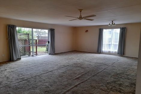 Photo of property in 38 Acacia Street, Kelvin Grove, Palmerston North, 4414