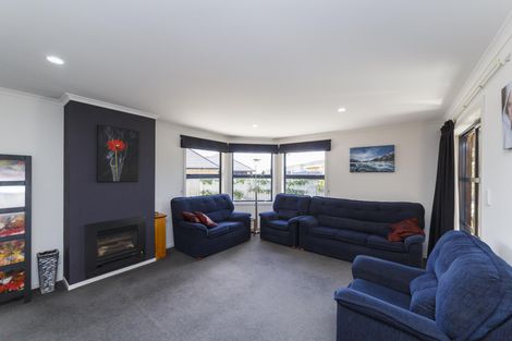 Photo of property in 99a Schnell Drive, Kelvin Grove, Palmerston North, 4414