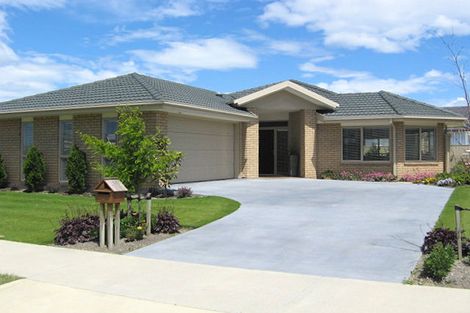 Photo of property in 16 Caroline Way, Northwood, Christchurch, 8051