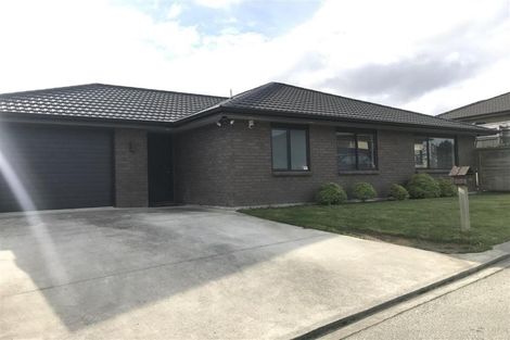 Photo of property in 76 Sunstone Crescent, Timberlea, Upper Hutt, 5018