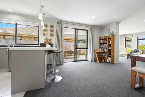 Photo of property in 54 Edgeview Crescent, Fitzroy, Hamilton, 3206