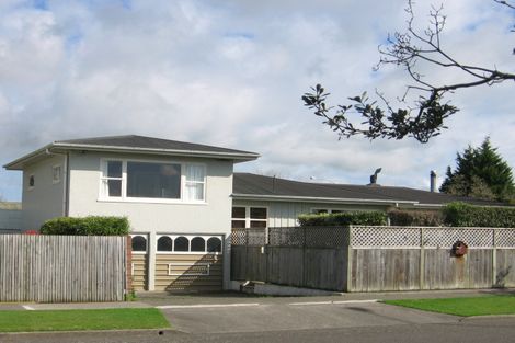 Photo of property in 42 Pitama Road, Awapuni, Palmerston North, 4412