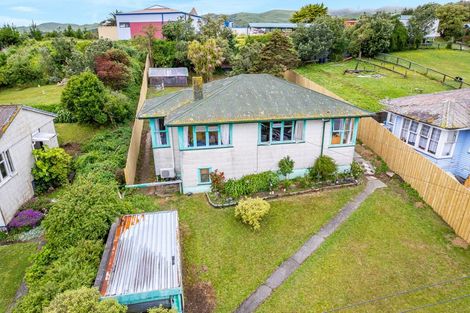 Photo of property in 15 Northumberland Street, Cannons Creek, Porirua, 5024