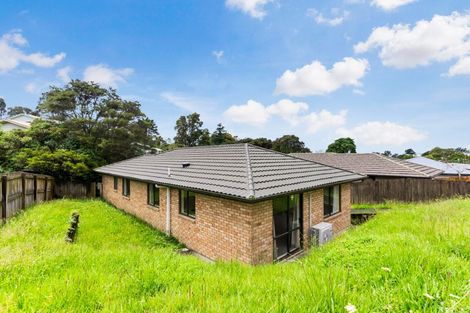 Photo of property in 14 Dovey Place, Massey, Auckland, 0614