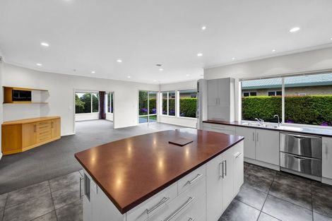 Photo of property in 8 Edna Wills Place, Hawera, 4610