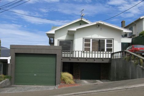 Photo of property in 13 Milne Terrace, Island Bay, Wellington, 6023