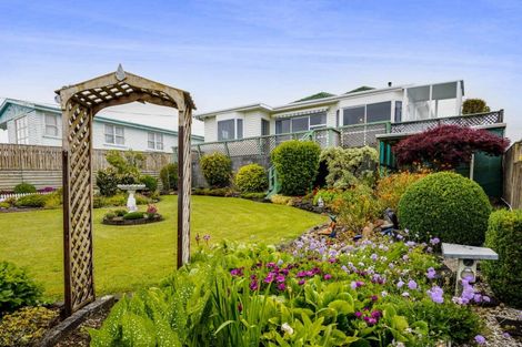 Photo of property in 81 Omata Road, Marfell, New Plymouth, 4310