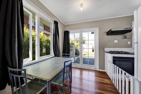 Photo of property in 8 Reid Avenue, Hawera, 4610