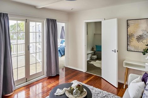 Photo of property in 11 Alexandra Road, Roseneath, Wellington, 6021