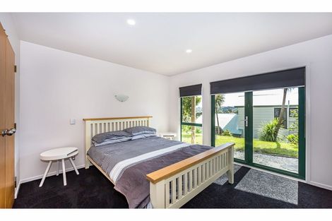 Photo of property in 8 Ardern Avenue, Stanmore Bay, Whangaparaoa, 0932