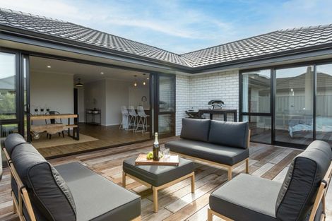 Photo of property in 15 Hikawera Drive, Frimley, Hastings, 4120