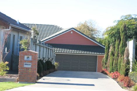 Photo of property in 14 Crannog Fen, Wattle Downs, Auckland, 2103