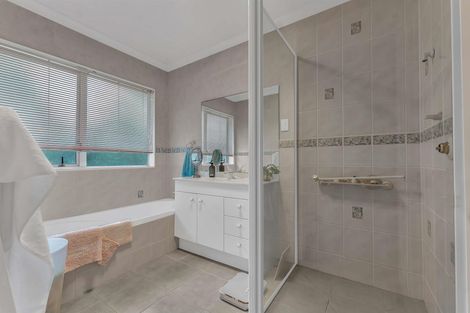 Photo of property in 60 Wattle Farm Road, Wattle Downs, Auckland, 2103