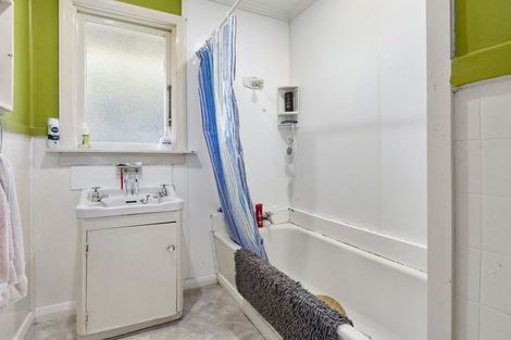 Photo of property in 12 Scotland Terrace, Green Island, Dunedin, 9018