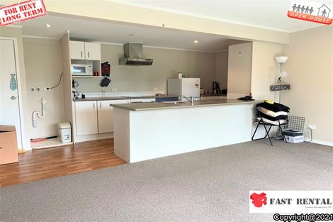 Photo of property in 15 Ozich Avenue, Te Atatu South, Auckland, 0610