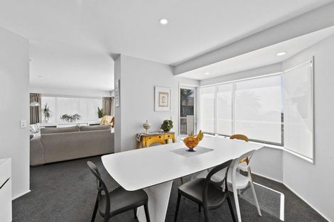 Photo of property in 5a Craig Road, Milford, Auckland, 0620