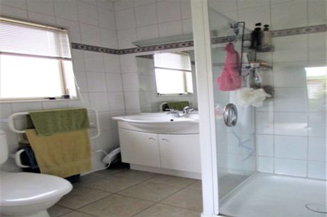 Photo of property in 107 Kentwood Drive, Woodridge, Wellington, 6037