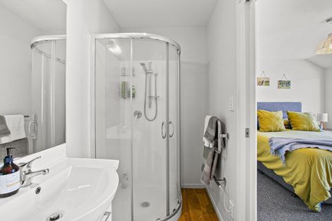 Photo of property in 15a Frederick Place, Whalers Gate, New Plymouth, 4310