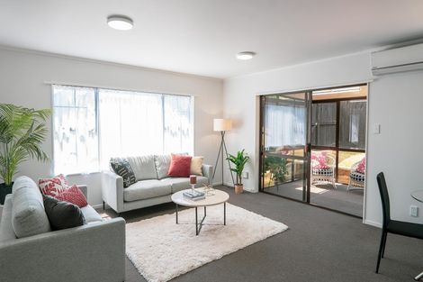 Photo of property in 4/50 Wellington Street, Howick, Auckland, 2014