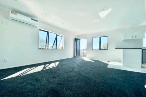 Photo of property in 547 Massey Road, Mangere, Auckland, 2022