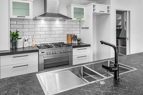 Photo of property in 5 Millpark Place, Northwood, Christchurch, 8051