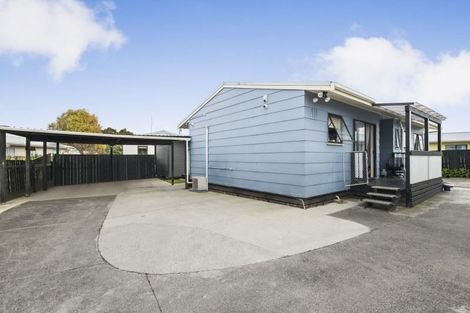 Photo of property in 2/10 Hatherley Place, Clendon Park, Auckland, 2103
