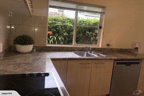 Photo of property in 3/4a Corrella Road, Belmont, Auckland, 0622