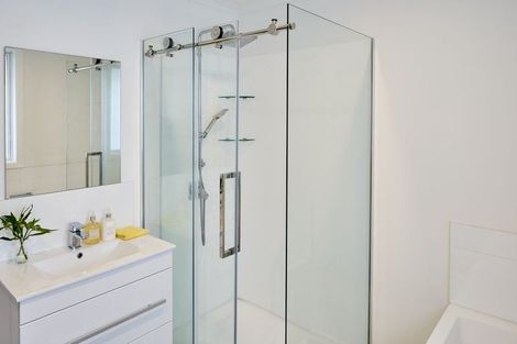 Photo of property in 41-43 Pukatea Street, Eastbourne, Lower Hutt, 5013